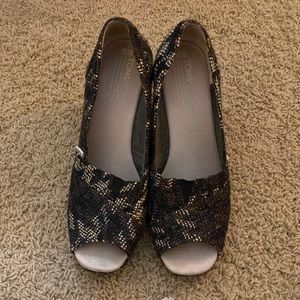 Toms wedges size 9.5